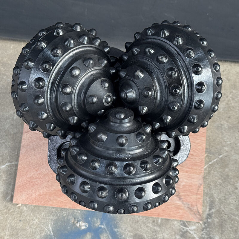 効率的な石油とガス探査のための244mm IADC737タングステンカーバイドインサート三コーンビット