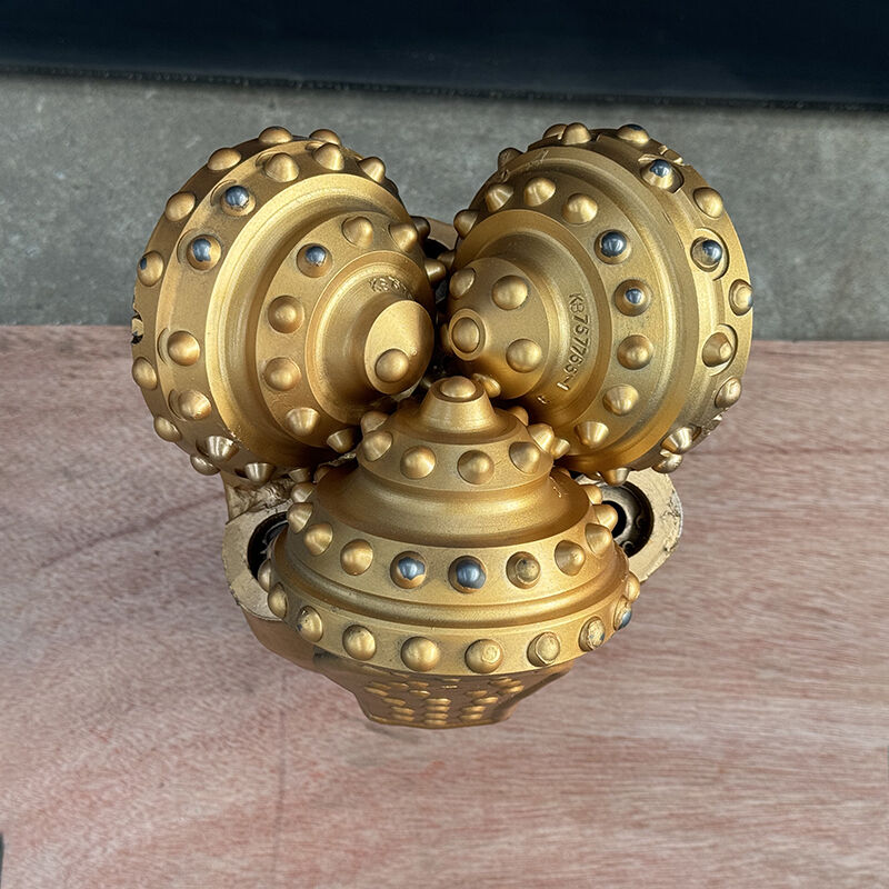 6 1/2 インチ IADC637 スチール歯トリコーンドリルビット